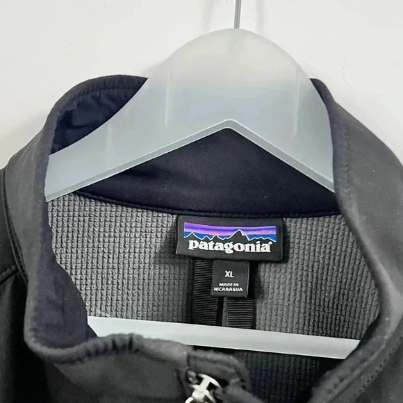 Patagonia Men's Adze Black Hybrid Jacket - Picture 3 of 4